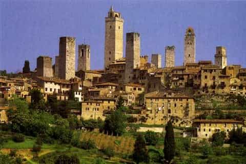 Vanuit Livorno: dagtrip naar San Gimignano en Volterra