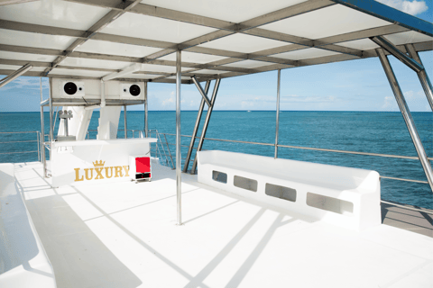 Punta Cana : croisière privée en catamaran avec plongée et barExcursion privée en catamaran à Punta Cana avec plongée et bar