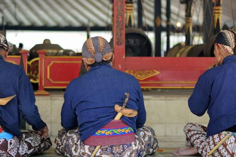 Sultan Palace, Water Castle & Merapi Volcano 4WD Jeep Tour Sultan Palace, Water Castle & Merapi 4WD Jeep Day Tour