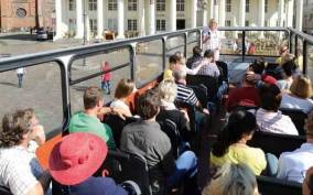 Schwerin: Hop-On Hop-Off Double-Decker Bus Tour