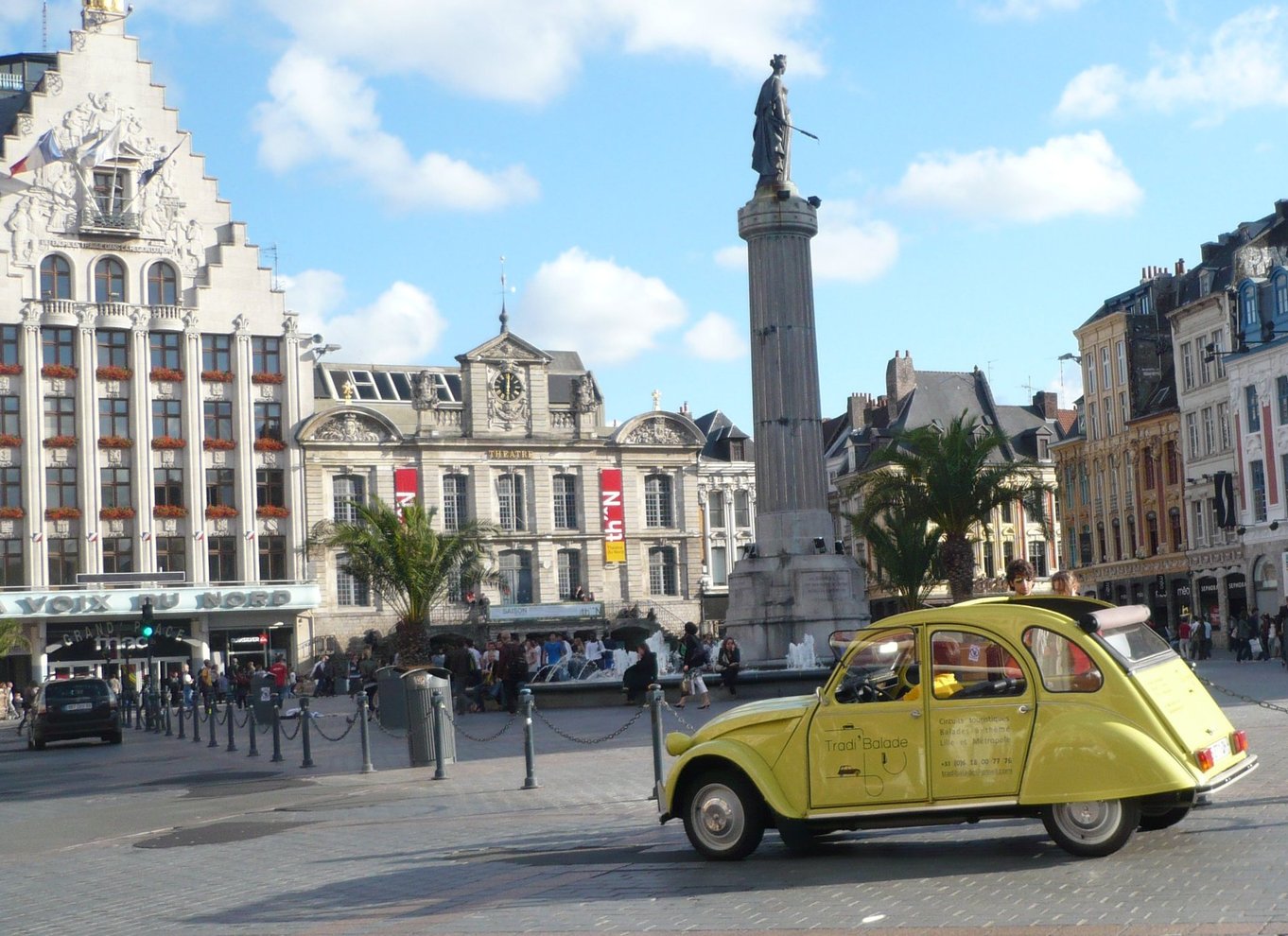 Lille køretur i konvertibel Citroen 2CV