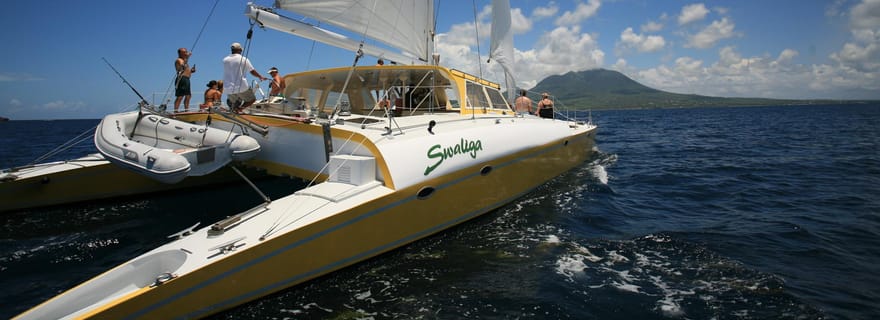 Cruzeiro de catamarã de 1 dia de São Cristóvão até Neves