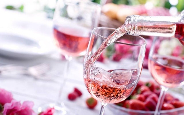 Athens: Wine Tasting in Great Rosé Wines of Greece