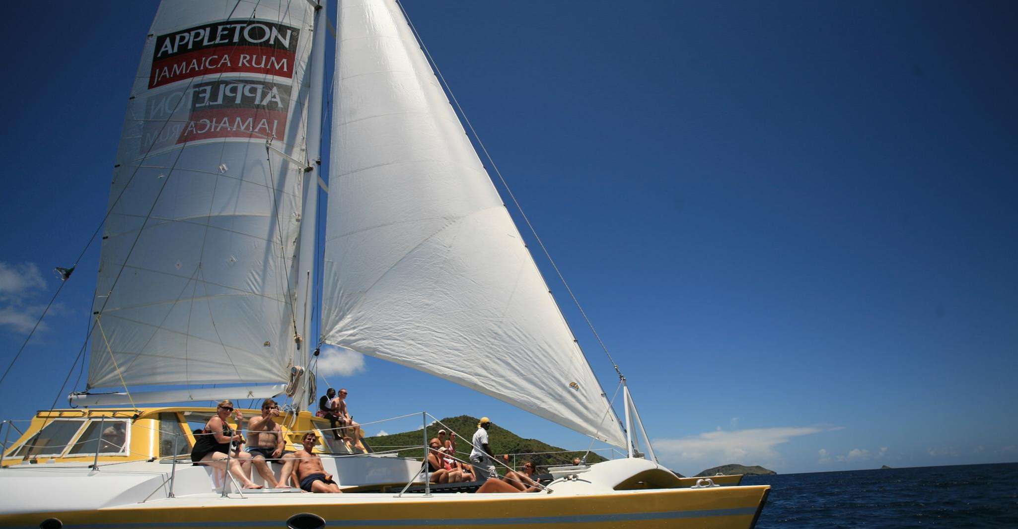 Saint-Kitts Voile et snorkel de 4 heures avec bar ouvert et déjeuner - Hizvo