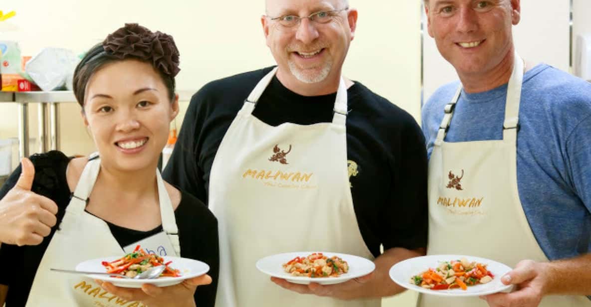 Bangkok: Half-Day Thai Cooking Class with Market Tour