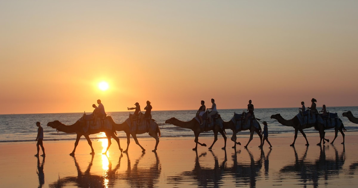 Cable Beach 1godzinna przejażdżka na wielbłądach o zachodzie słońca