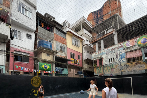 Rio: Tour and FIFA soccer field in the heart of the Tavares Bastos favela Rio: Visit and FIFA football pitch in the heart of the Tavares Bastos favela