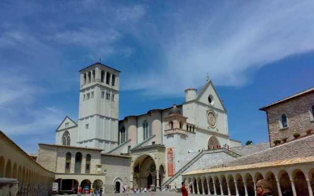 Tour panoramico di Assisi e Spello di un giorno intero