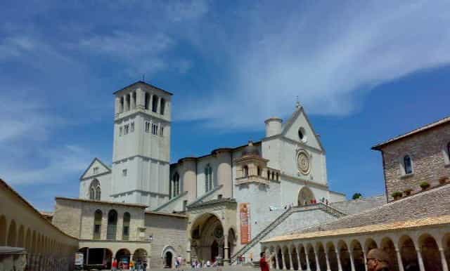 tour panoramico di spello e assisi