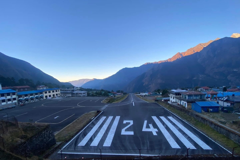 Kathmandu: Lobuche Peak Climbing Expedition with Guide