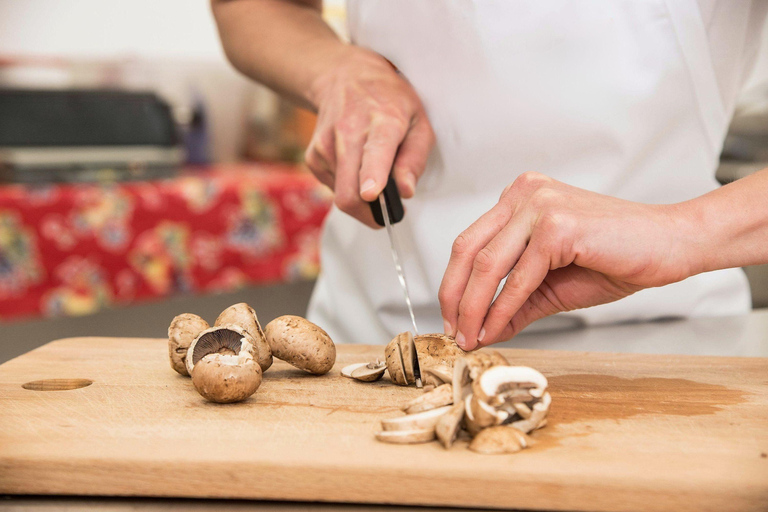 Sacramento: Fun Chili Noodle Making Class With a Local Chef