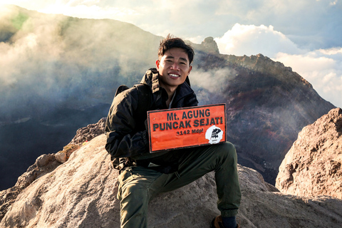 Bali/berg Agung: Privé trektocht zonsopgangZonsopgang trektocht vanaf Besakih Tempel met hotel transfer