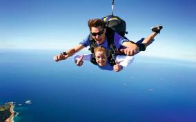 Sydney, Wollongong: 15,000-Foot Tandem Beach Skydive