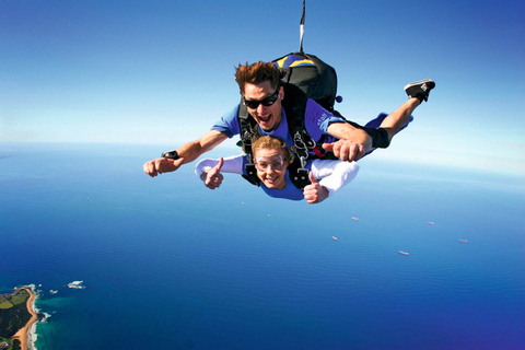 Sydney, Wollongong : saut en parachute en tandem de 15 000 pieds sur la plageEn semaine, saut en parachute en tandem sur la plage de Wollongong