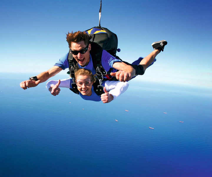 Sydney, Wollongong: 15,000-Foot Tandem Beach Skydive
