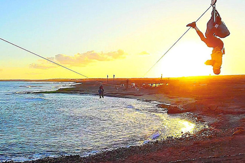 Z Santa Maria: Doświadczenie z tyrolką na wyspie Sal (oficjalne)Z Santa Maria: Zjazd tyrolką na wyspie Sal