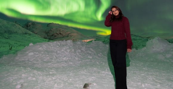 Tromsø: Northern Lights Tour in Glass Minibus with Dinner
