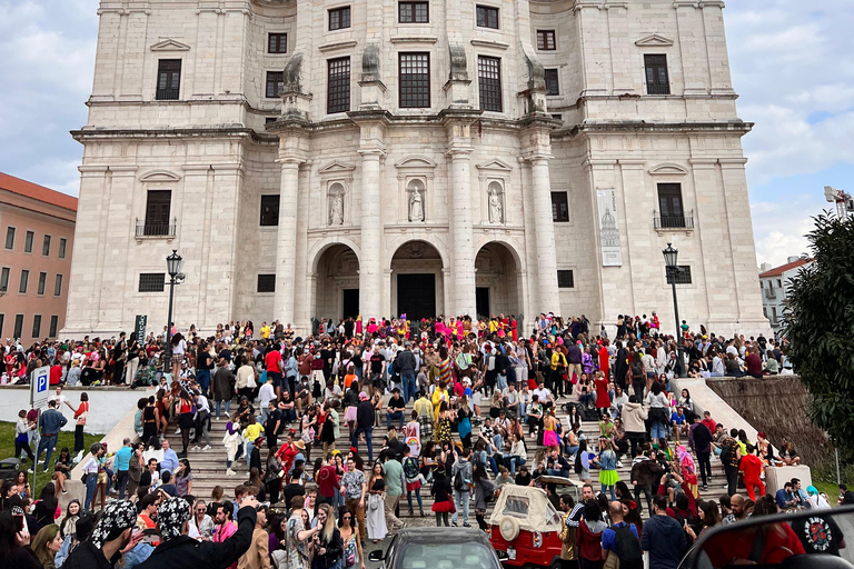 Découvrez l'histoire de Lisbonne à bord d'un tuk-tuk.Visite historique de Lisbonne en tuk-tuk électrique