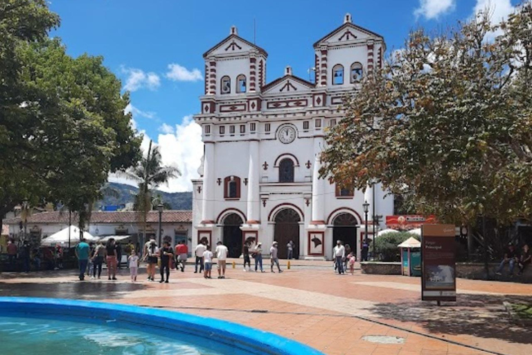 MEDELLIN: TOUR INGLÊS GUATAPE + PEÑOL VELHO + MALECON + BARCO RUMBERO