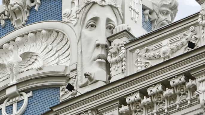 art nouveau walking tour in riga
