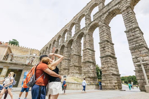 Desde Madrid: Excursión a Toledo y Segovia, dos destinos más visitados