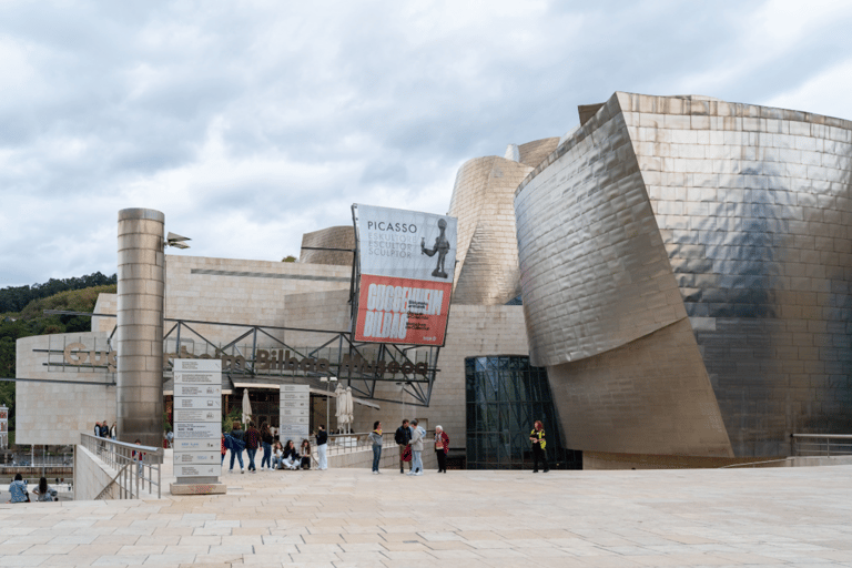 SKIP-THE-LINE BILBAO GUGGENHEIM MUSEUM SMALL GROUP TOUR SKIP-THE-LINE BILBAO GUGGENHEIM MUSEUM TOUR ENGLISH OPTION