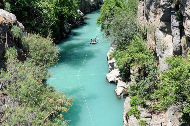 Canyon Köprülü : journée complète de rafting en eaux vivesD’Alanya : journée complète de rafting en eaux vives