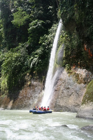 Pacuare Rafting onderweg van San Jose - La Fortuna