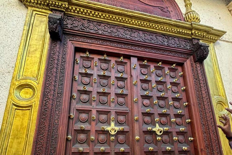 ZANZIBAR: Kryddodling, Stone Town-rundtur och Makachu DiversPRIVAT TUR TRANSFER INGÅR EJ