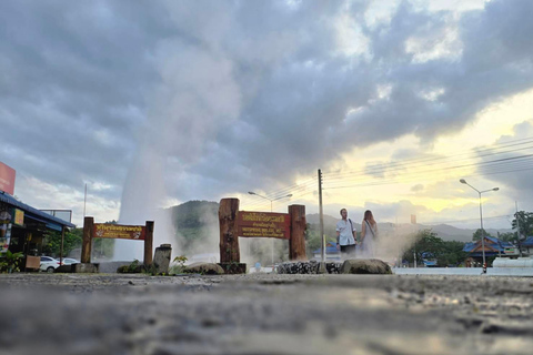 Da Chiang Rai a Chiang Mai: tour panoramico privatoDa Chiang Rai a Chiang Mai: tour privato con trasferimento panoramico