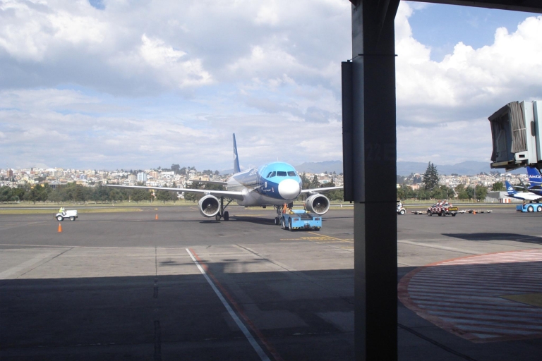 Transferencia urgente: el aeropuerto Mariscal Sucre a Quito