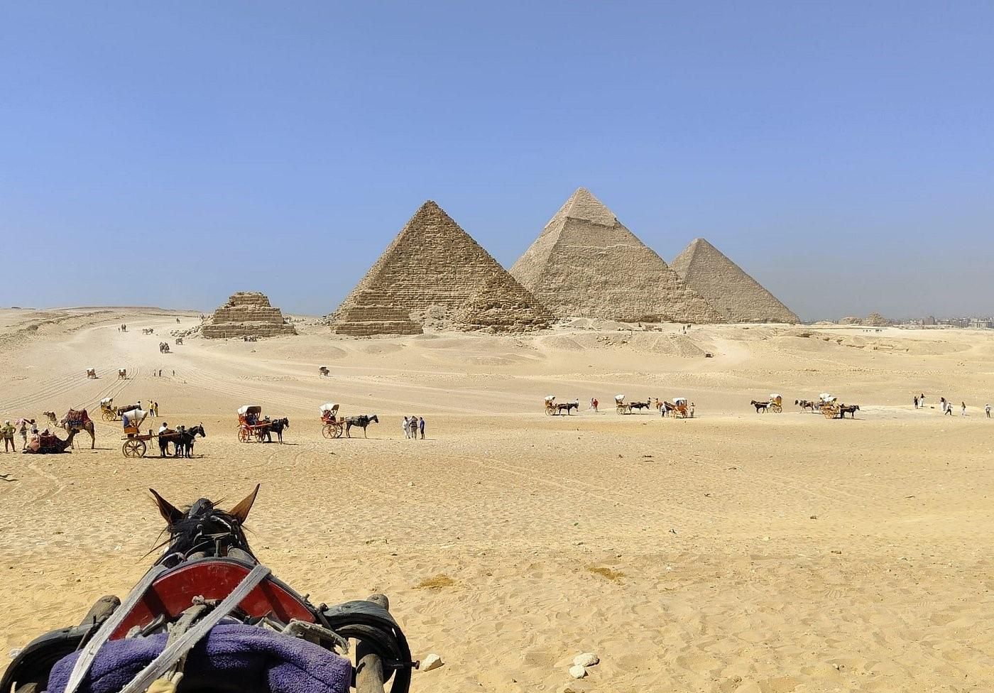Ab Hurghada: Tagestour nach Kairo mit Flug, Pyramiden, Sphinx & Museum