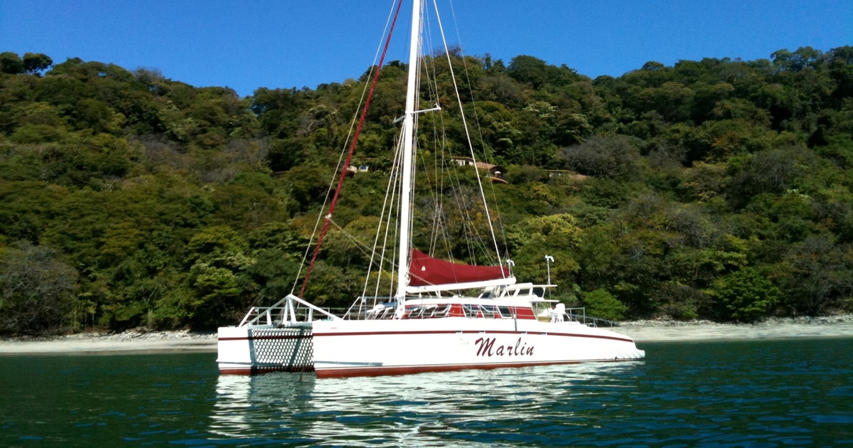 Playa Tamarindo Tour di vela e snorkeling al tramonto GetYourGuide