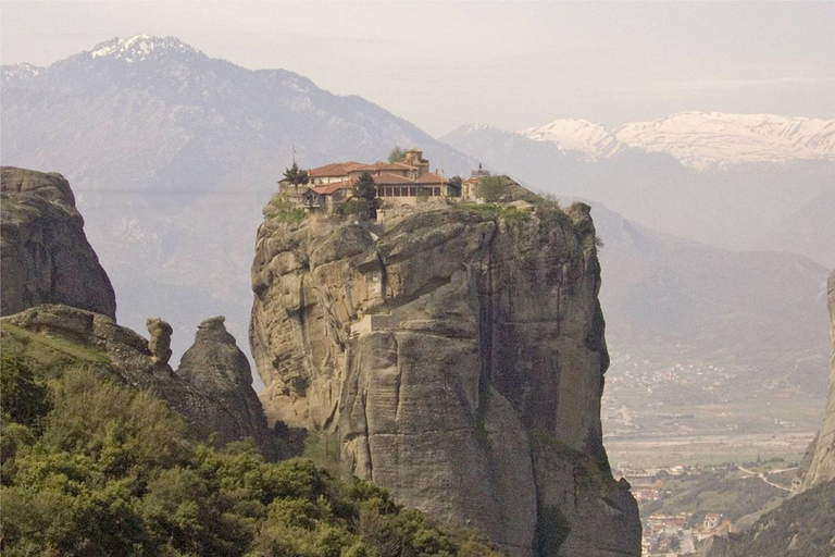 3-Day Delphi & Meteora Tour with guide,tickets,hotel pick up