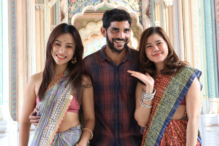 Jaipur: Private Photoshoot Tour for Solo Travelers & Couples Amer Fort Photoshoot