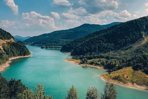 Brașov/Bucharest: Peles Castle, Bolboci Lake& Ialomitei Cave Ialomitei Cave&Bolboci Lake, Peles Castle, Monastery Sinaia