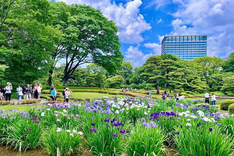 Tokyo: East Garden of the Imperial Palace Walking Tour