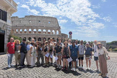 Rome: Colosseum Underground, Arena, Forum, and Hill Tour Spanish Tour