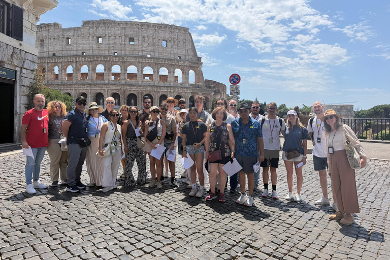 Rome: Colosseum Underground, Arena, Forum, and Hill Tour Spanish Tour