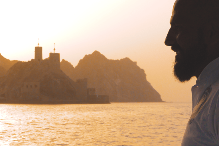 Mascate : Croisière au coucher du soleil avec le fort d&#039;Al Jalali et le fort de Mirani