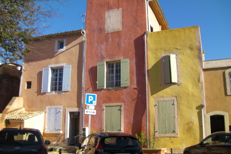 From Aix-en-Provence: Luberon Villages & Provence Wines Tour