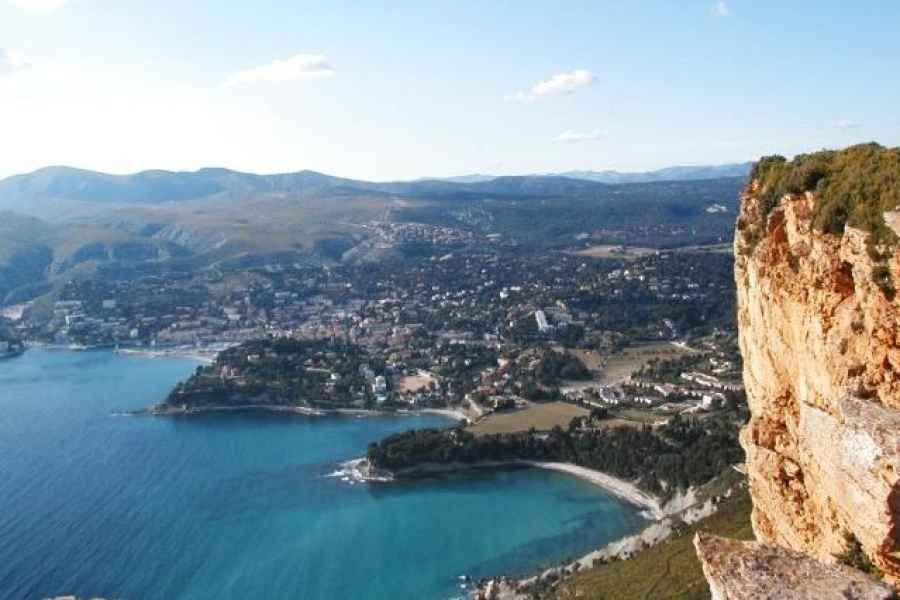 Von Aix-en-Provence aus: Cassis Tour mit Cap Canaille Halt. Foto: GetYourGuide