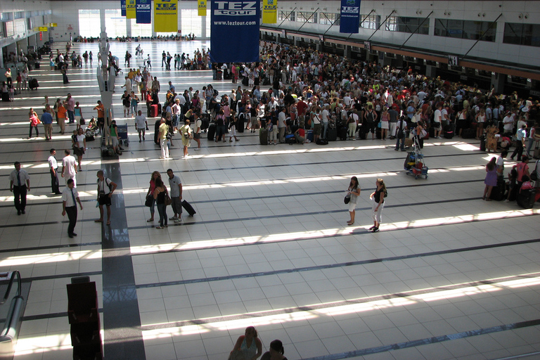 Traslado privado al aeropuerto de Antalya hacia o desde AlanyaTraslado privado de Alanya al aeropuerto de Antalya