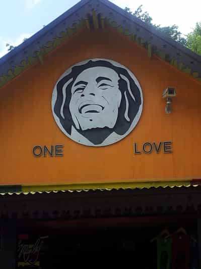 Half-Day 9 Mile Village Tour from Montego Bay