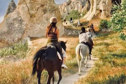 Cappadocia: Göreme Sunset Horseback Tour 1-hour horseback ride