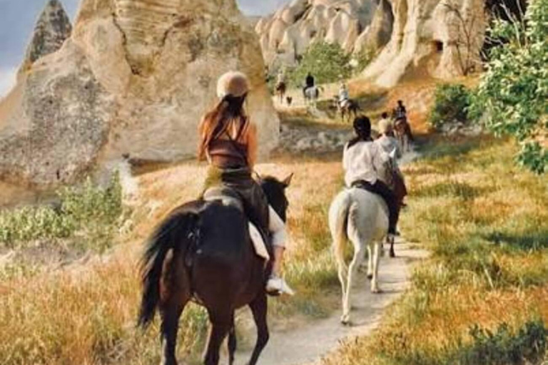 Cappadocia: Göreme Sunset Horseback Tour 1-hour horseback ride