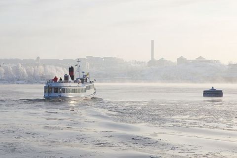 Stockholm: winterse tocht met de boot