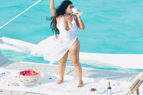 Prywatny rejs łodzią dhow po Zanzibarze z filmem i zdjęciami