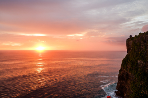 Solnedgång på Bali: Uluwatu-templet, Kecak-dans och Jimbaran BayBali: Solnedgång, Uluwatu-templet, elddans &amp; Jimbaranbukten