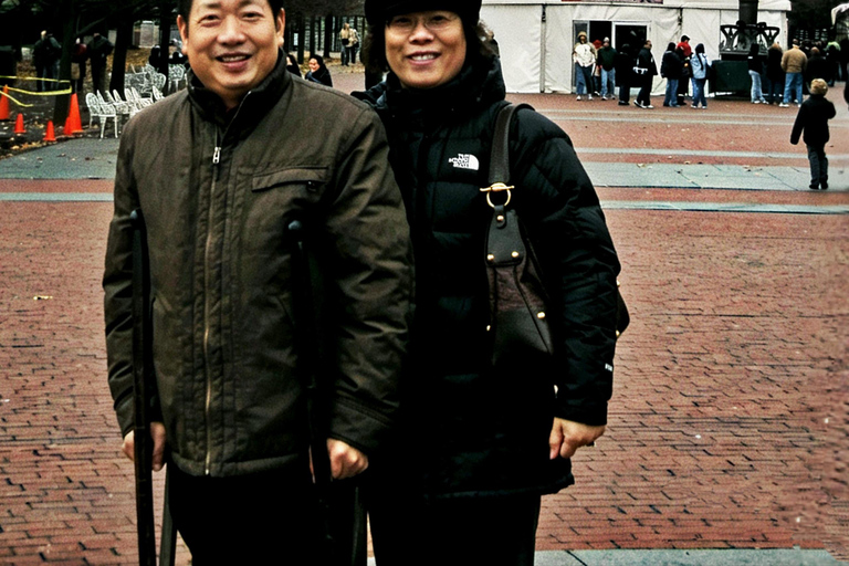 Hangzhou: Dine at Local Home with English Speaking Hosts